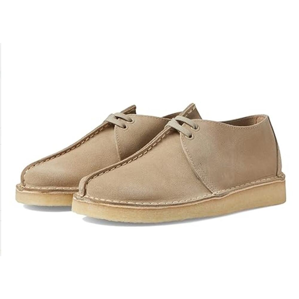 NWT Clarks Women's Desert Trek Shoes Sand Suede-Size 9.5